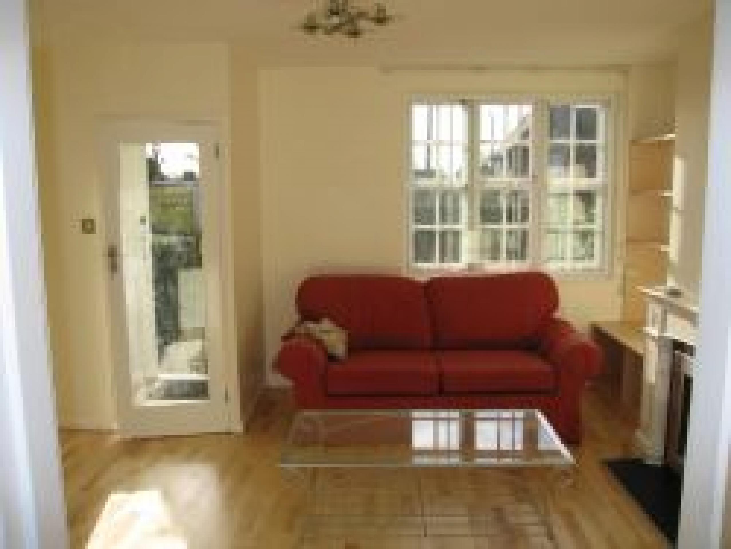 			2 Bedroom, 1 bath, 1 reception Flat			 Asmuns Place, TEMPLE FORTUNE NW11 NW11